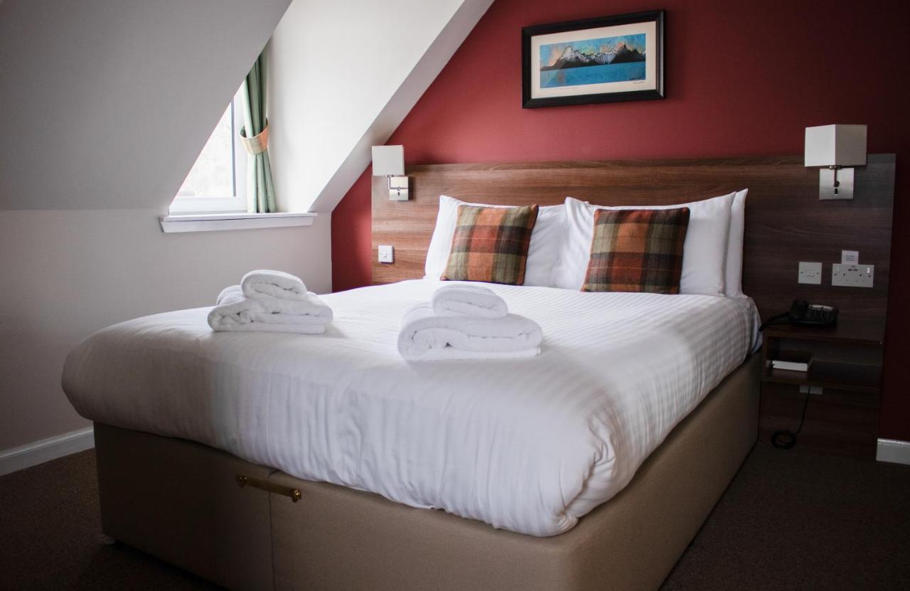 The Portree Hotel Exterior photo