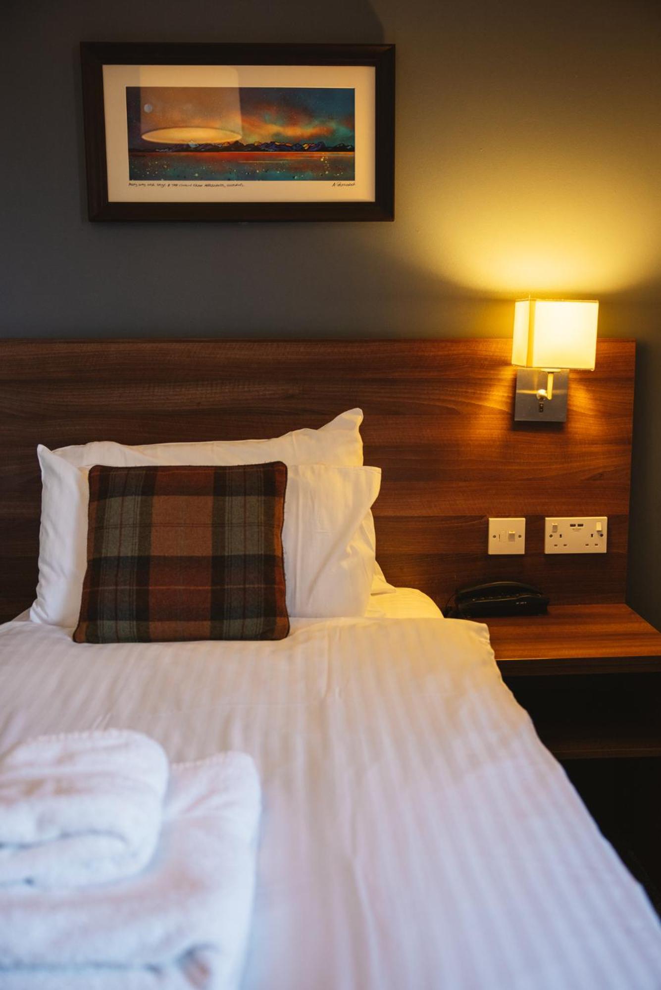 The Portree Hotel Exterior photo